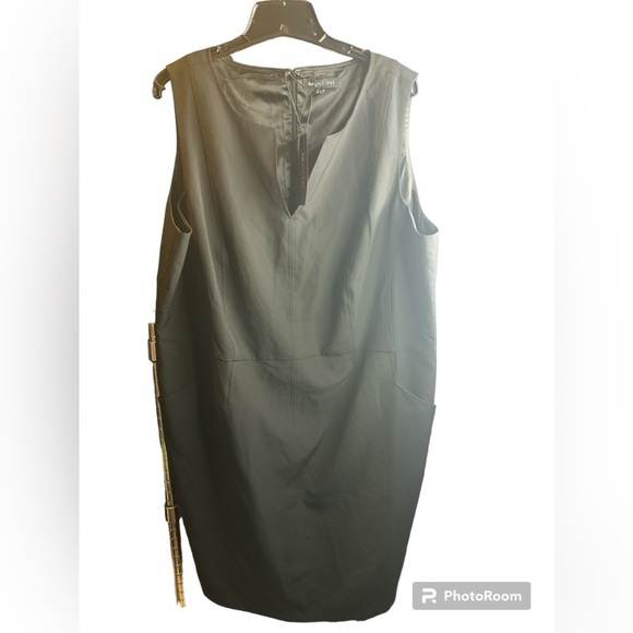 58. Mynt 1792 Women’s Dress Blk Polyester Vneck S/ Slv Sheath Dress Size 22 NWT - Picture 2 of 6